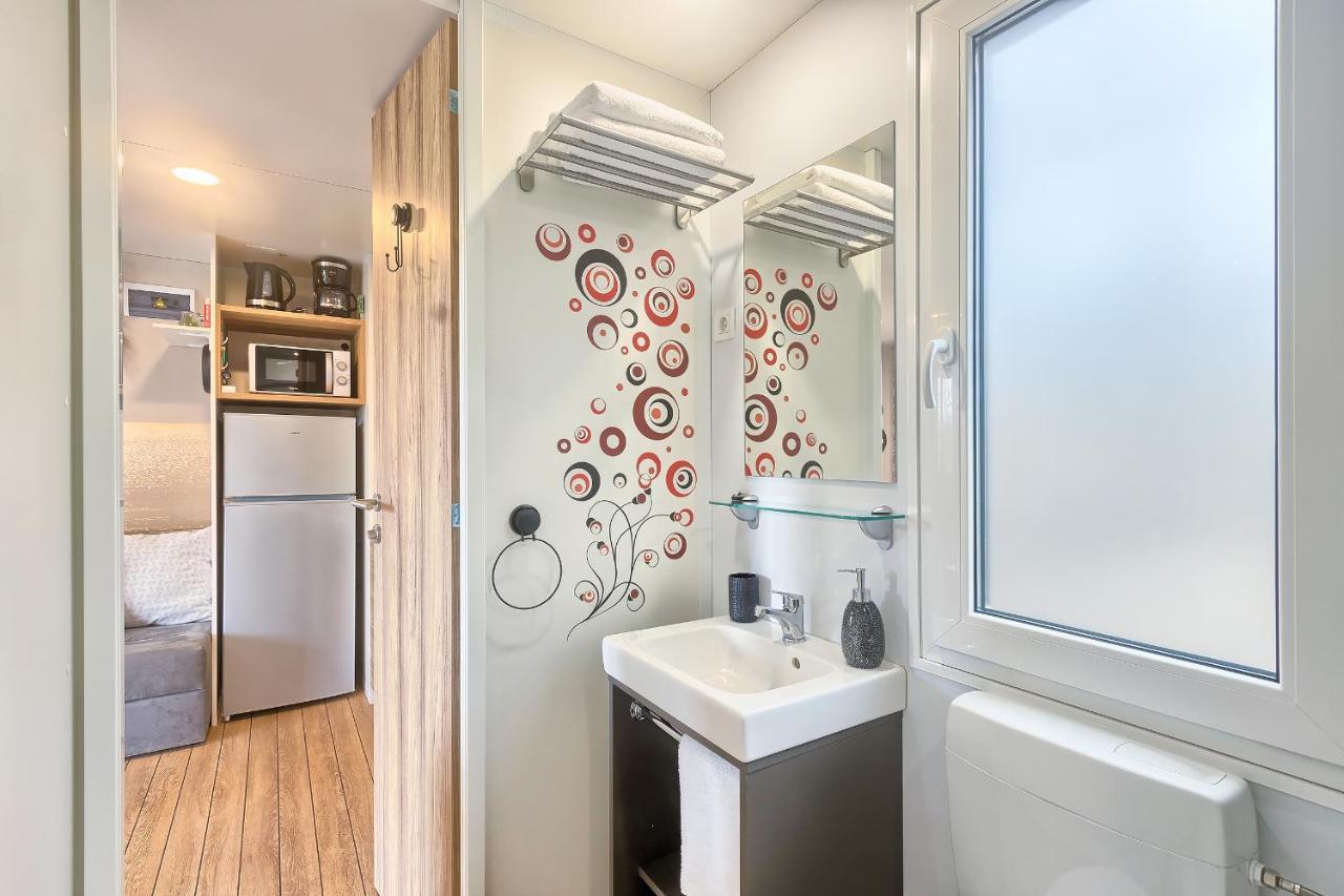 Total Escape Mobile Home Nera Camp Porton Biondi Rovinj Exteriör bild
