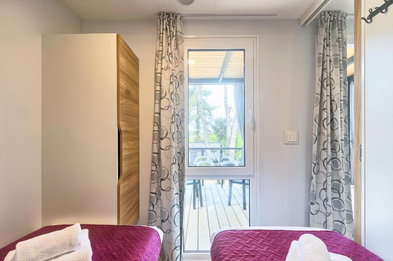 Total Escape Mobile Home Nera Camp Porton Biondi Rovinj Exteriör bild